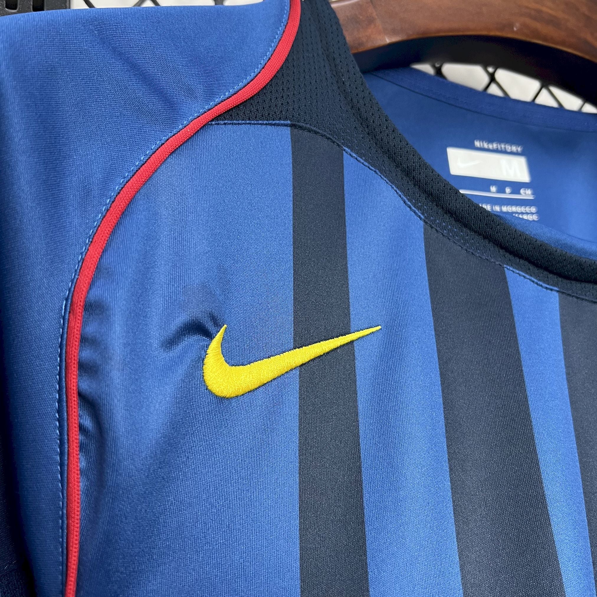 Barcelona 2004/05 Away Retro Jersey