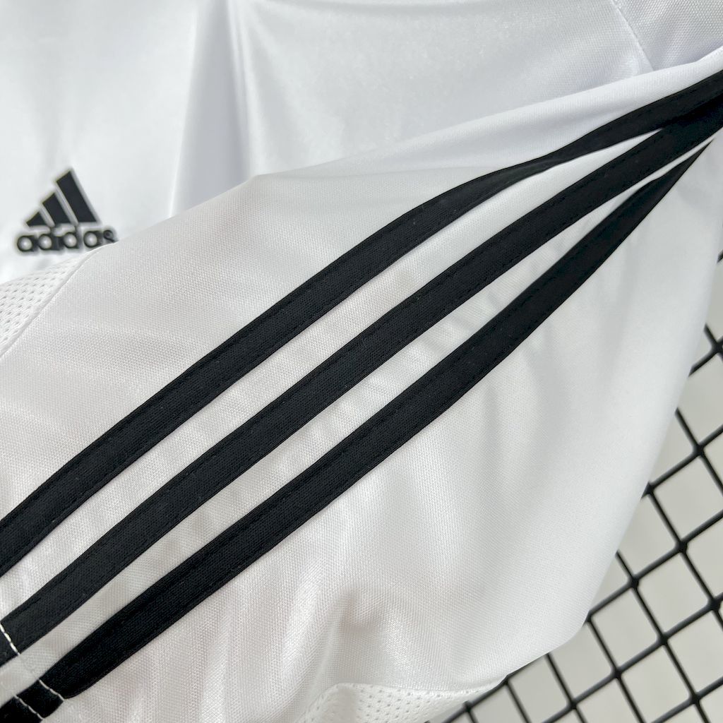 Real Madrid 2004/05 Home Retro Jersey