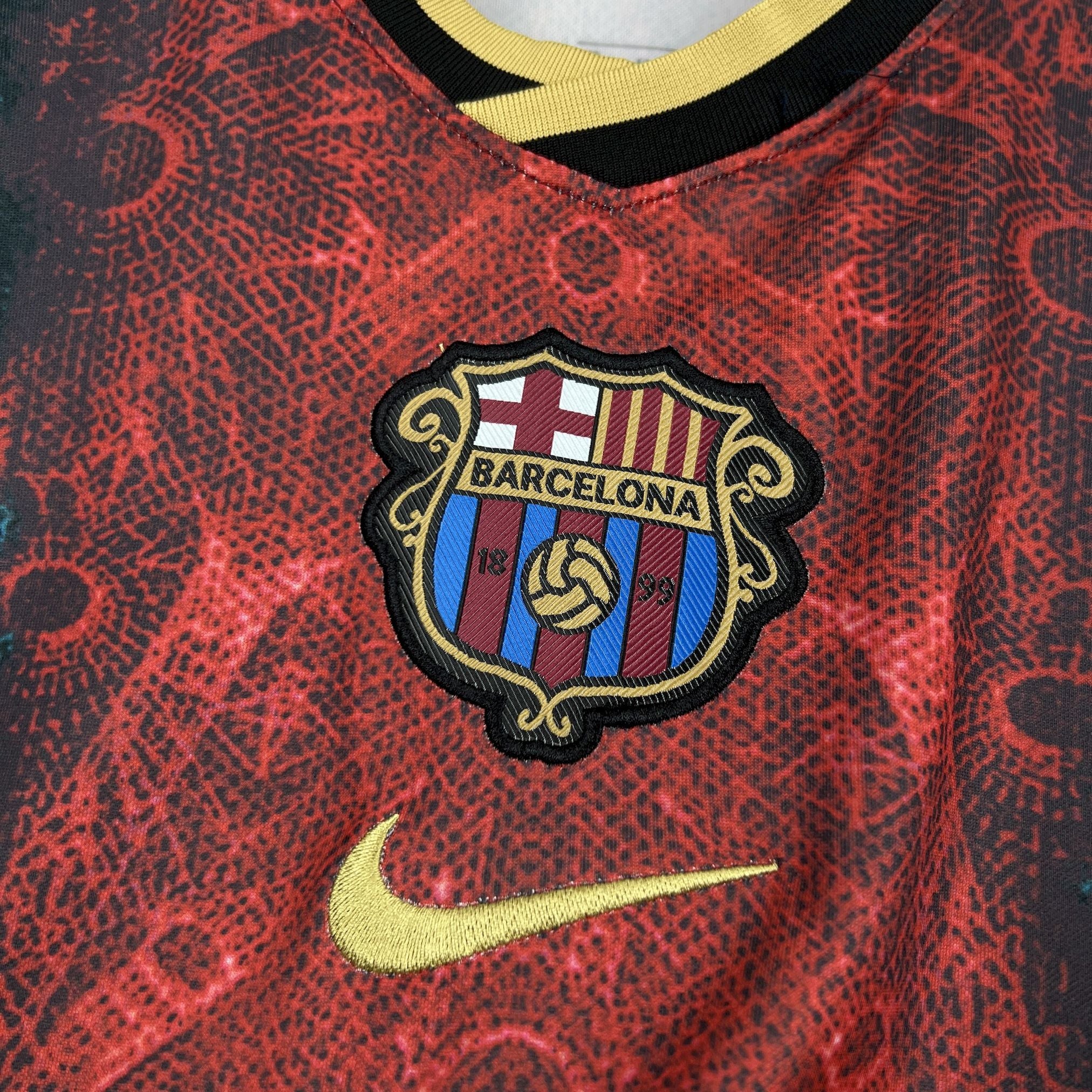 Retro Barcelona 2021/22 Concept Jersey