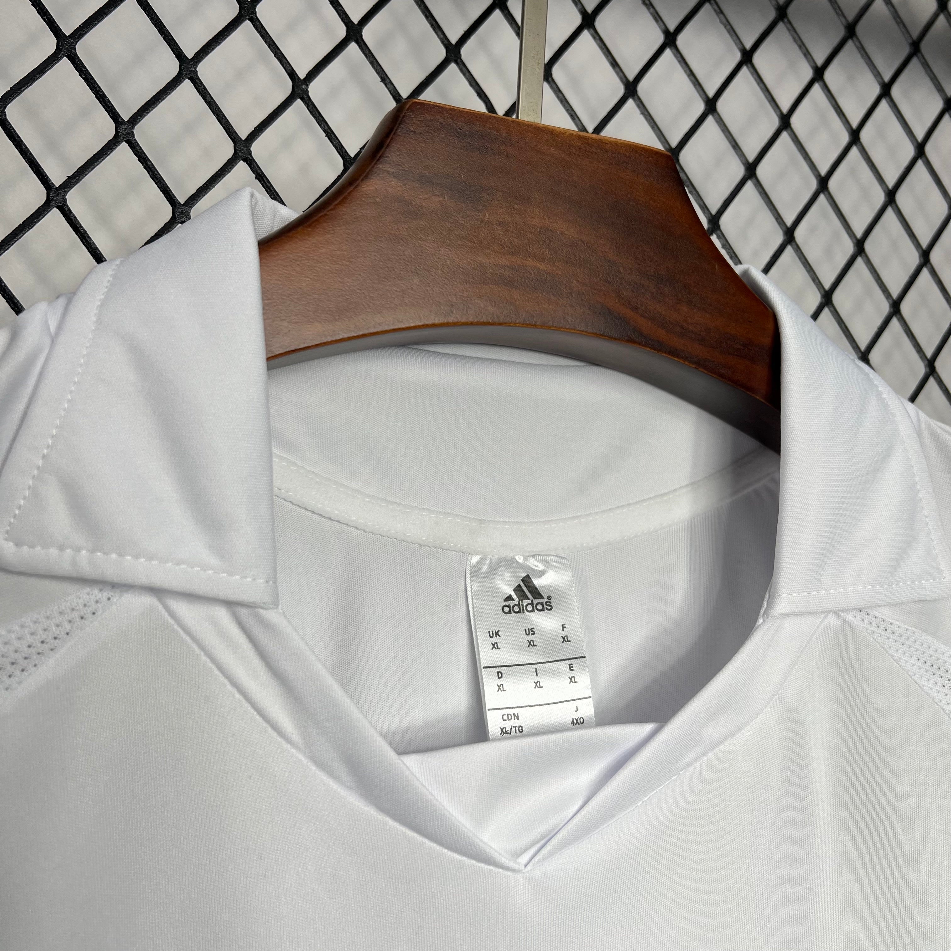 Real Madrid 2005/06 Home Retro Jersey