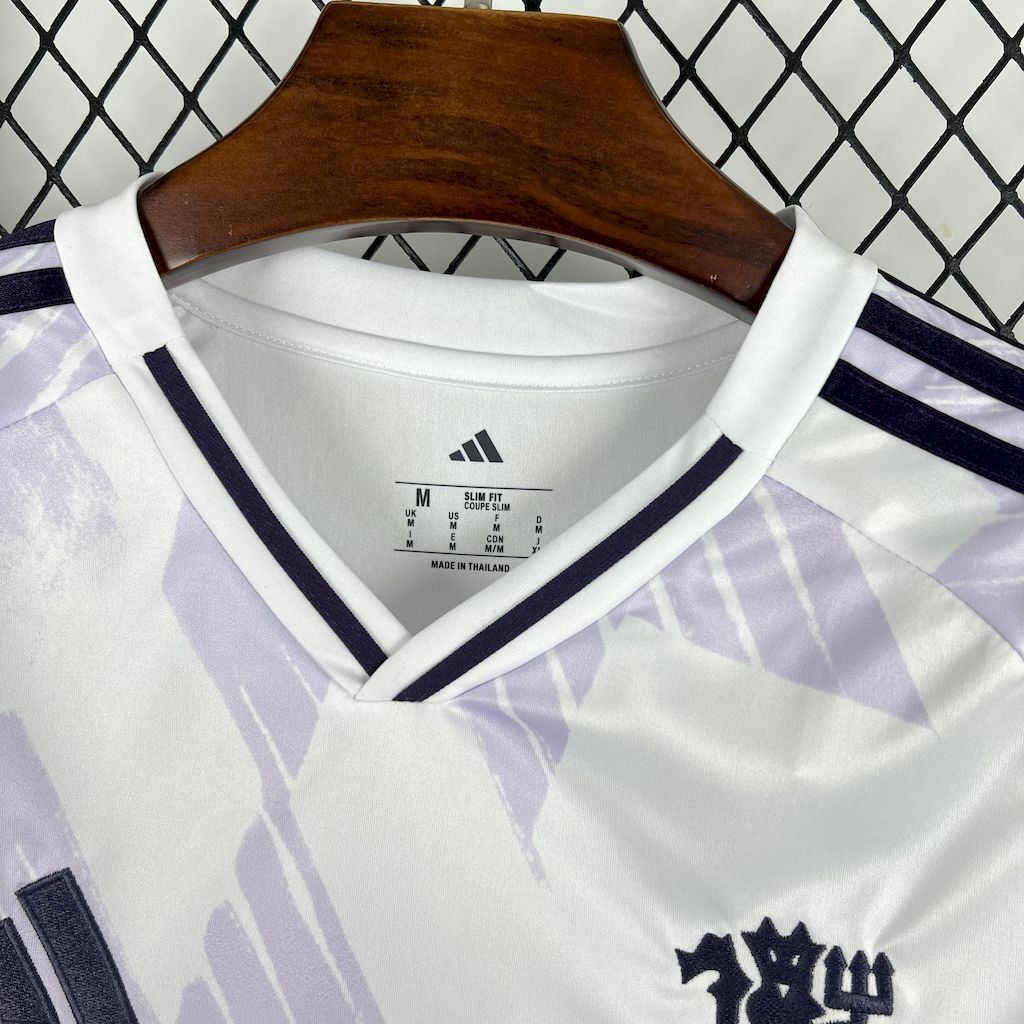 Manchester United 2025/26 Away Jersey