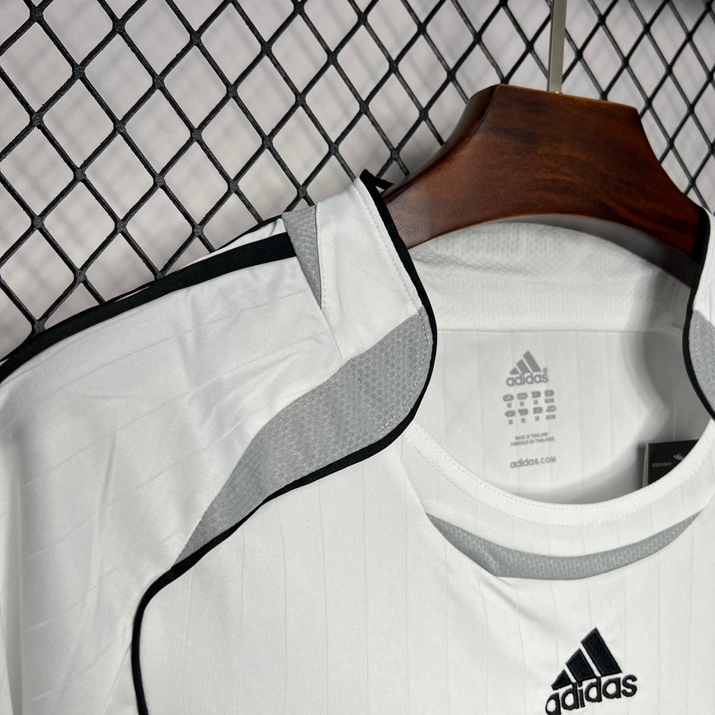 Real Madrid 2006/07 Home Retro Jersey