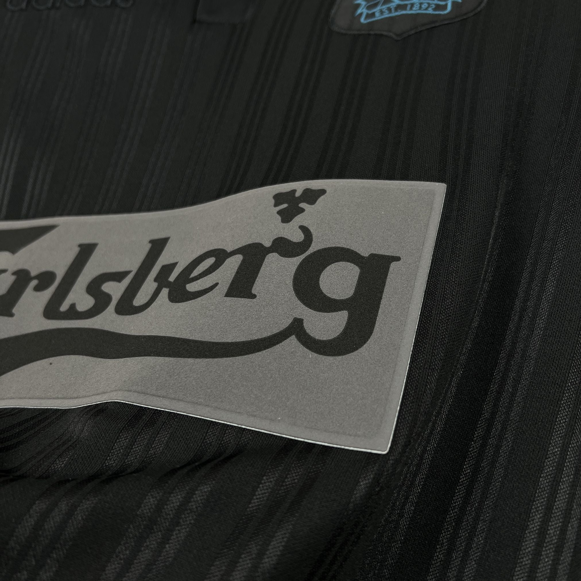 Retro Liverpool 1995/96 Black Special Jersey