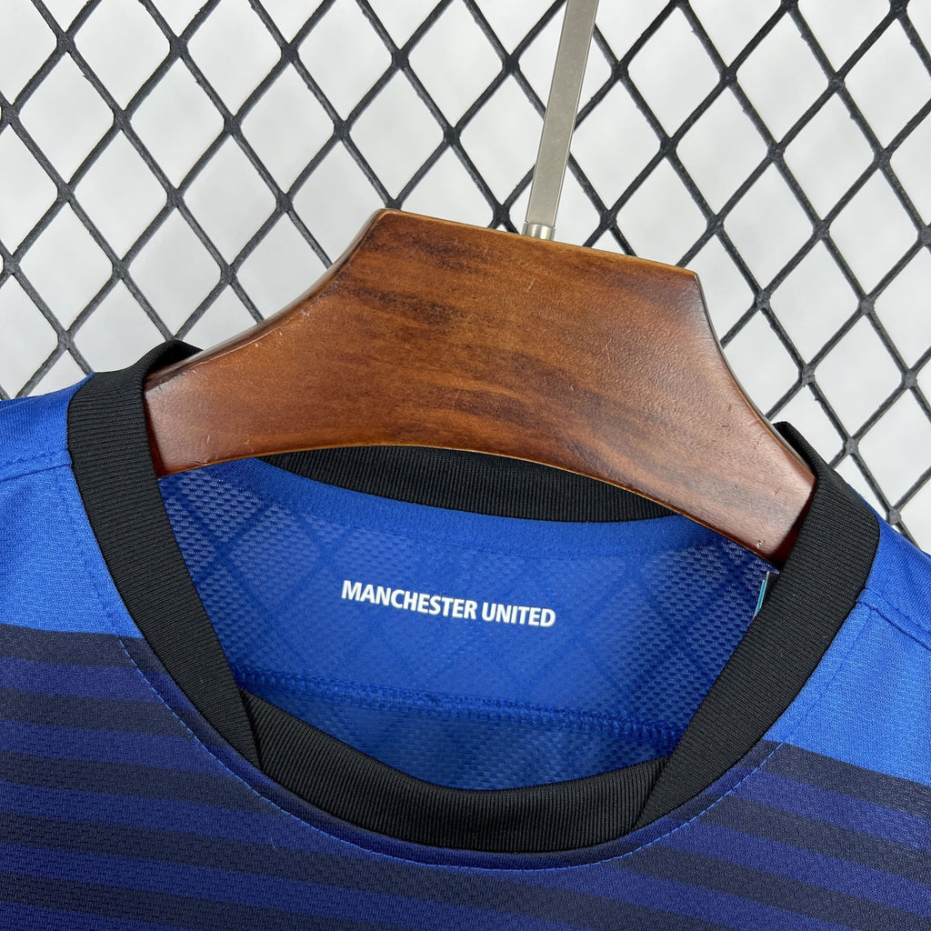 Manchester United 2011/12 Away Retro Jersey