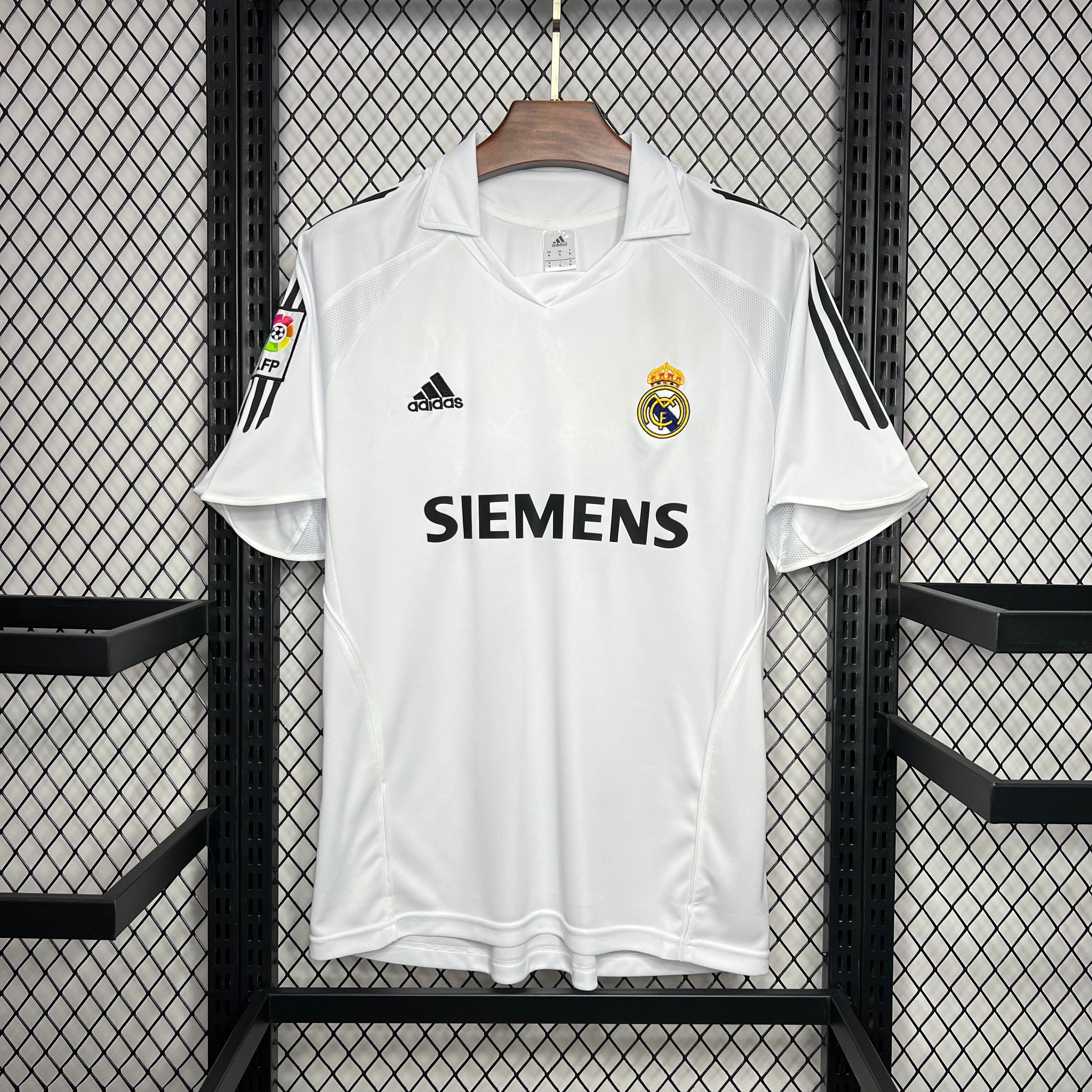 Real Madrid 2005/06 Home Retro Jersey