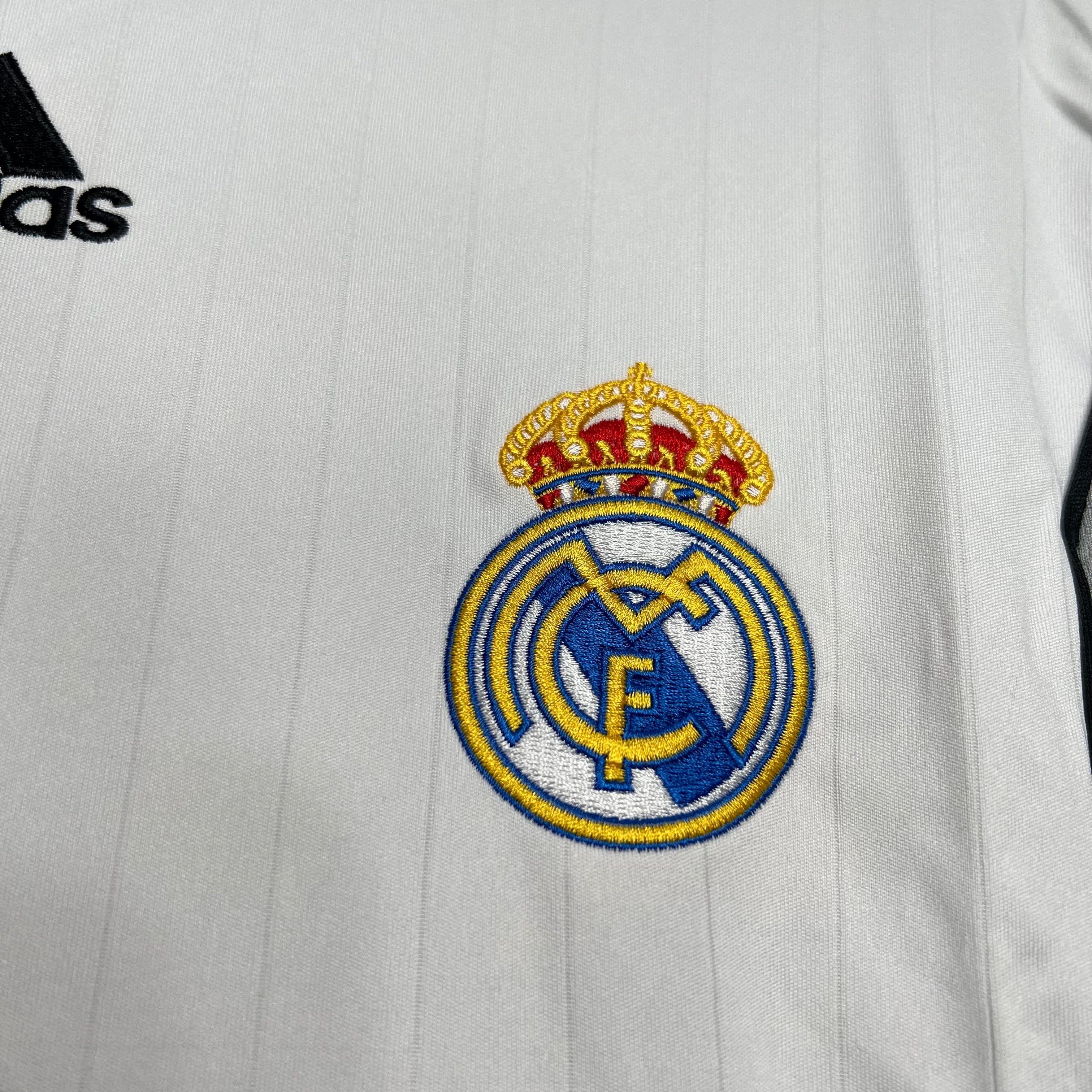 Real Madrid 2006/07 Home Retro Jersey